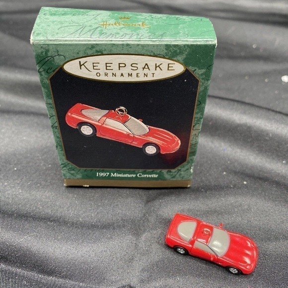 HALLMARK Keepsake Ornament Miniature 1997 CHEVROLET CORVETTE Red1997 - Picture 1 of 7